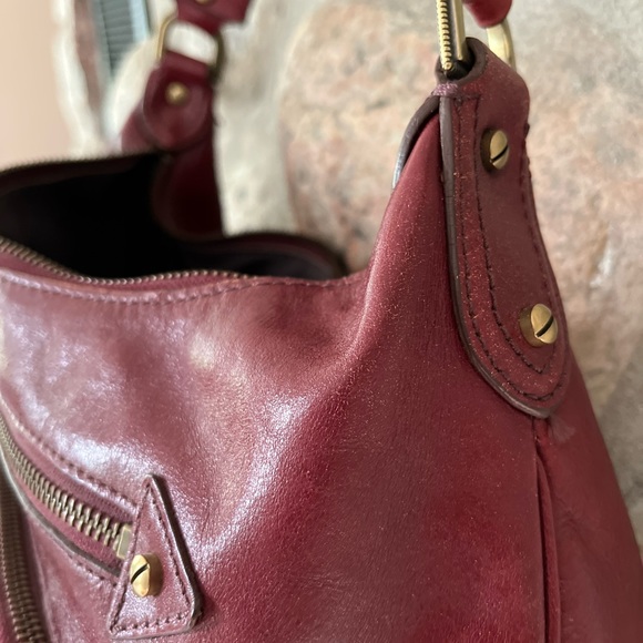 Beautiful deep red leather purse with lots of pockets - Picture 15 of 16